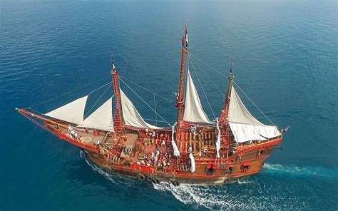 barco marigalante puerto vallarta.